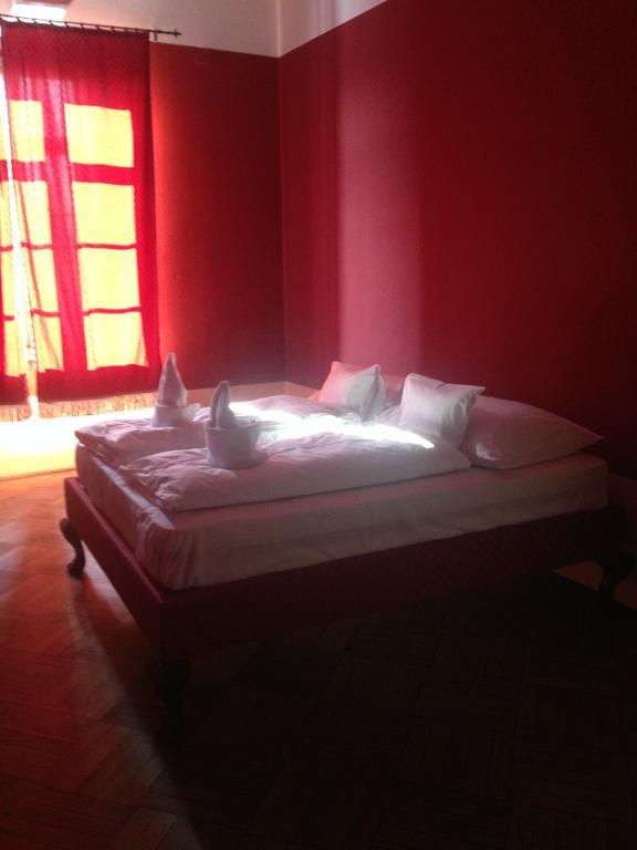 Egervari Varkastely Zimmer foto