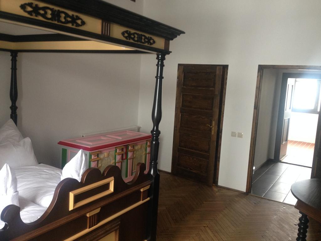 Egervari Varkastely Zimmer foto