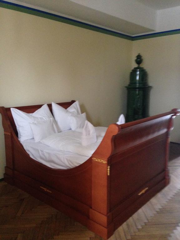 Egervari Varkastely Zimmer foto