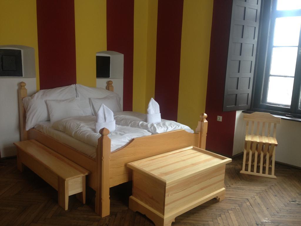 Egervari Varkastely Zimmer foto