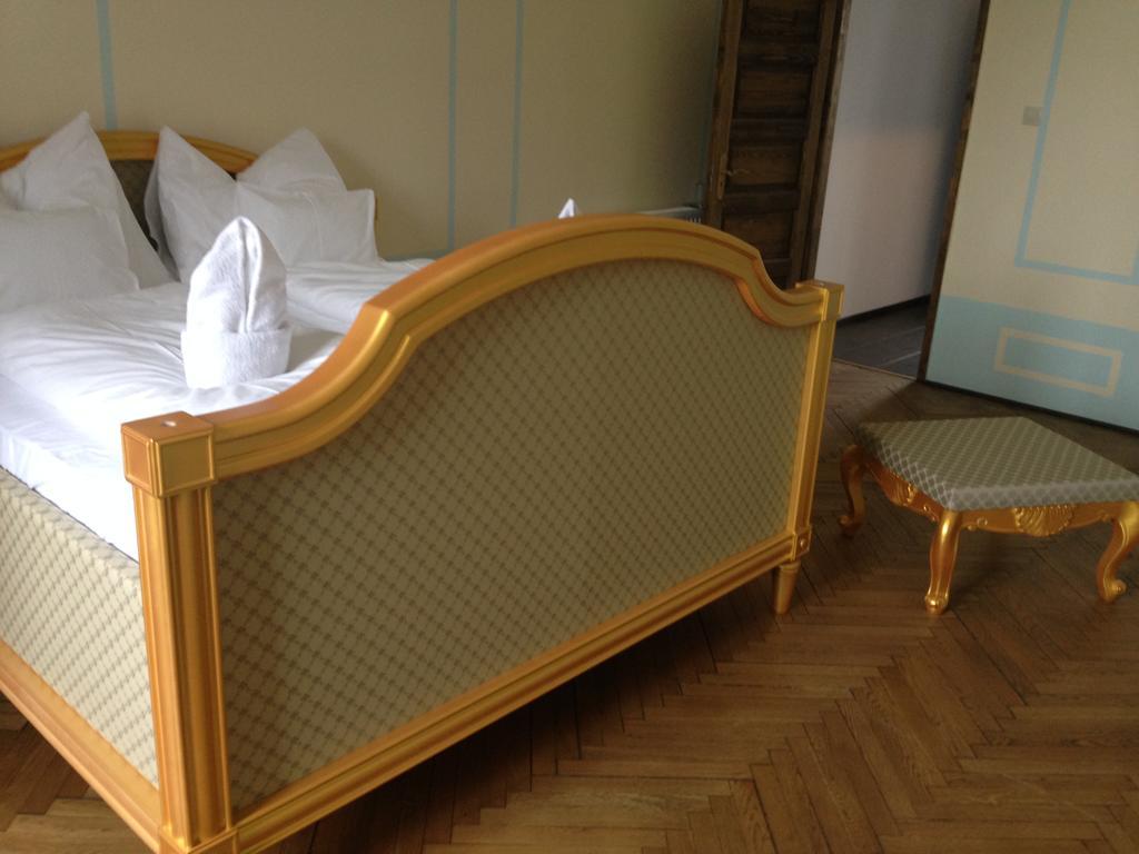 Egervari Varkastely Zimmer foto