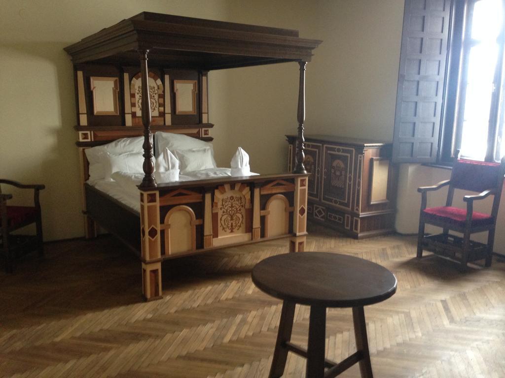 Egervari Varkastely Zimmer foto